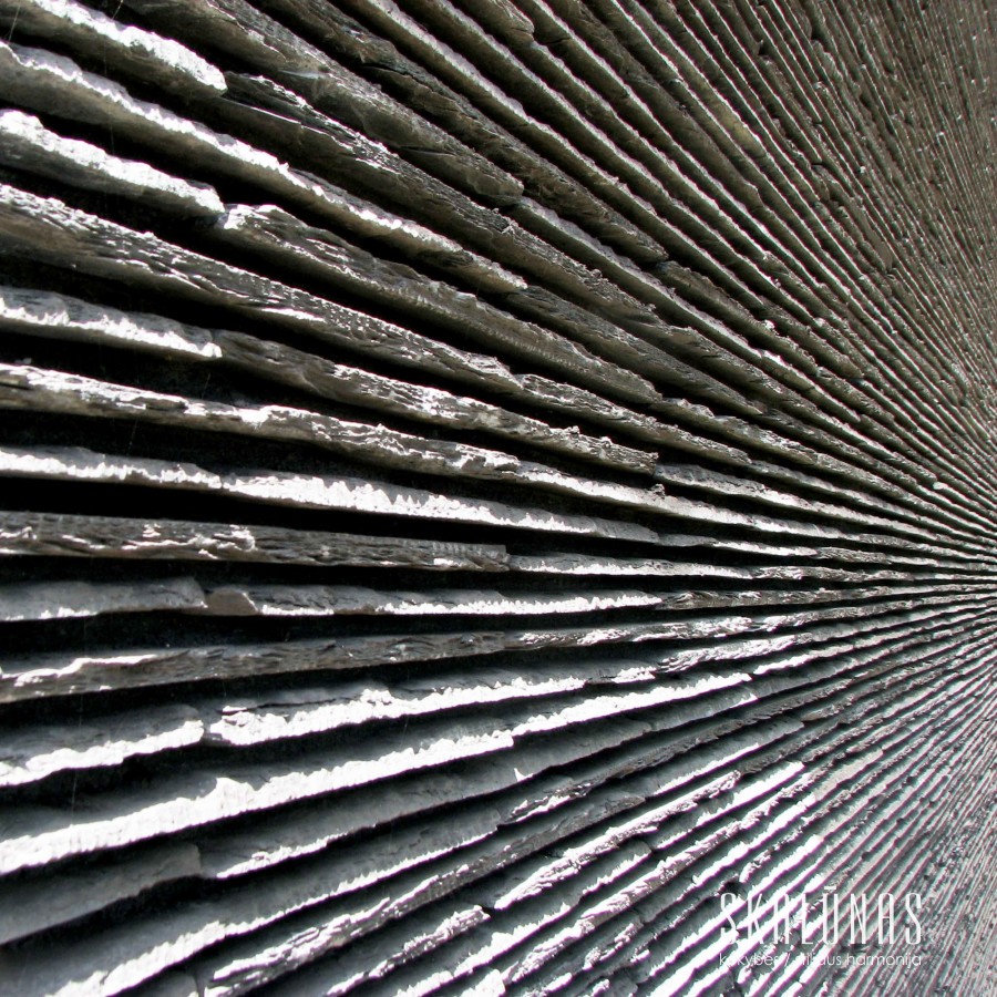 929 Fasadas, natūralus akmuo, skalūnas, 40x10x1, Kaunas 2011